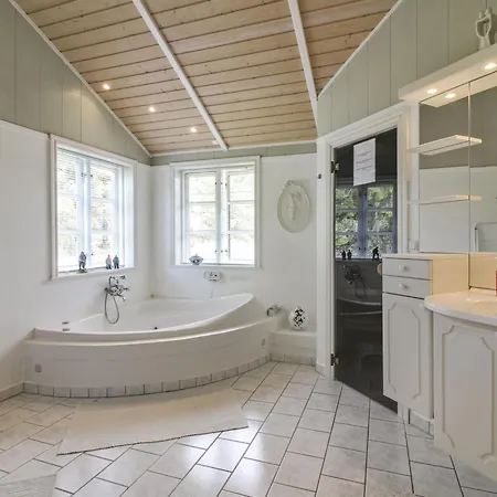 Jens - 425m From The Sea By Interhome *